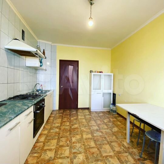 3-к. квартира, 100 м², 2/11 эт.