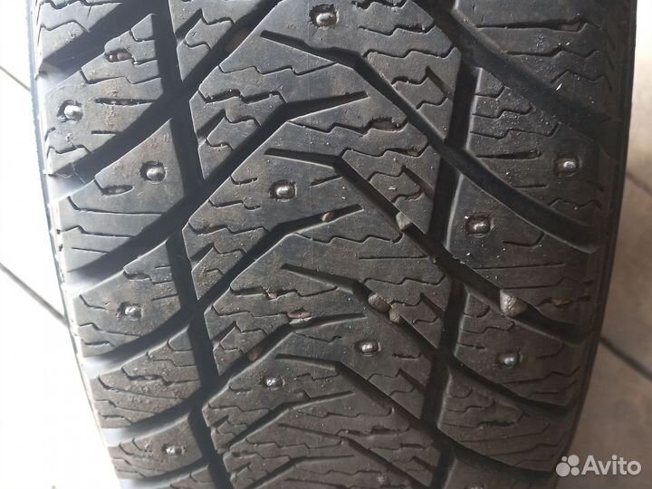Yokohama IceGuard Stud IG65 215/65 R16 102T