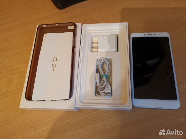 Xiaomi Mi Max 2, 4/64 ГБ