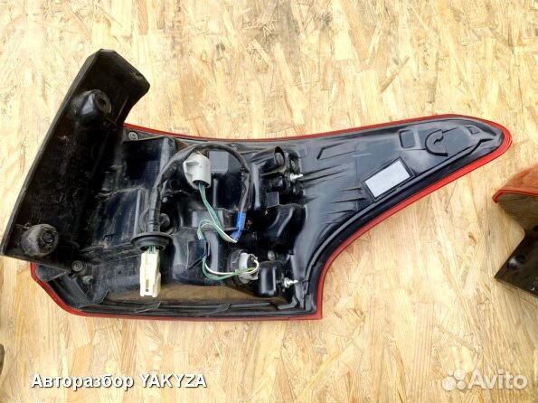 Левый фонарь в крыло рест Mitsubishi Outlander 3