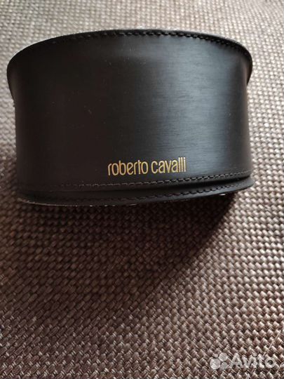 Солнцезащитные очки Roberto Cavalli