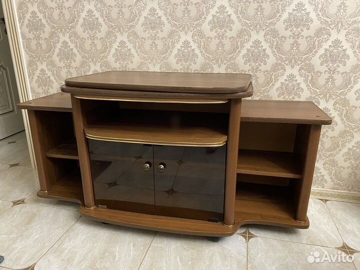 Tv- zona с полками