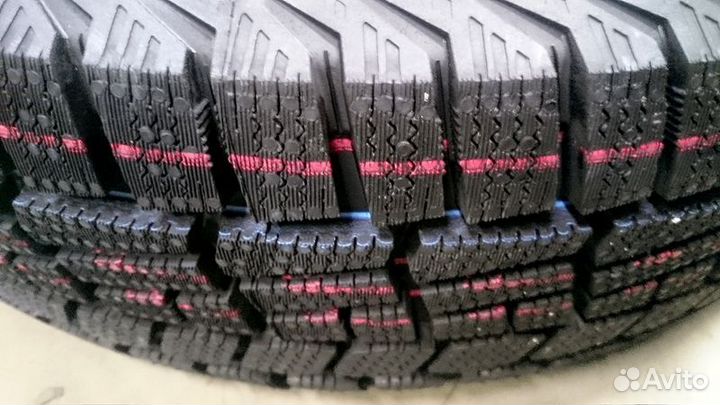 Viatti Brina V-521 215/55 R16 93T