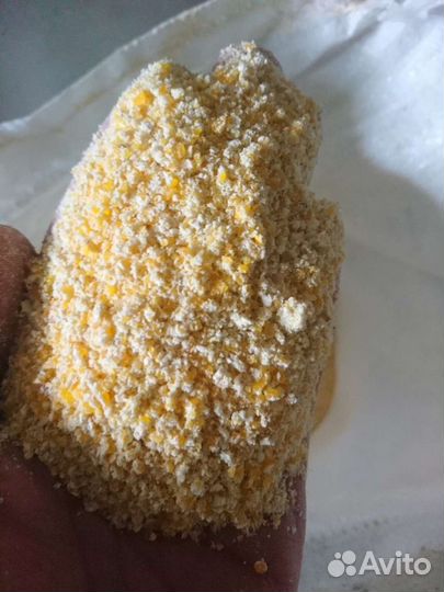 Кукуруза молотая в мешках