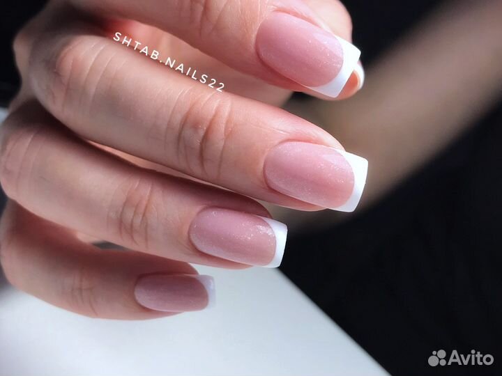 Маникюр с покрытием гель-лаком