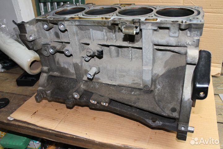 Блок цилиндров 4b12