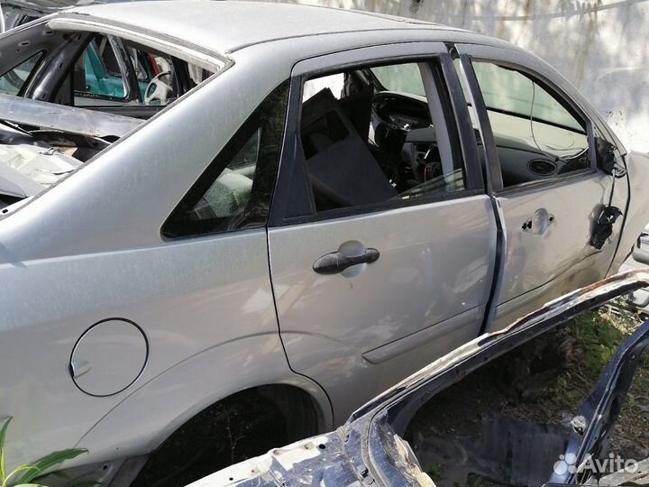 Форд Фокус 1 седан двери