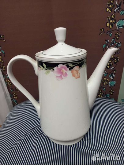 Заварочный чайник и кофейник