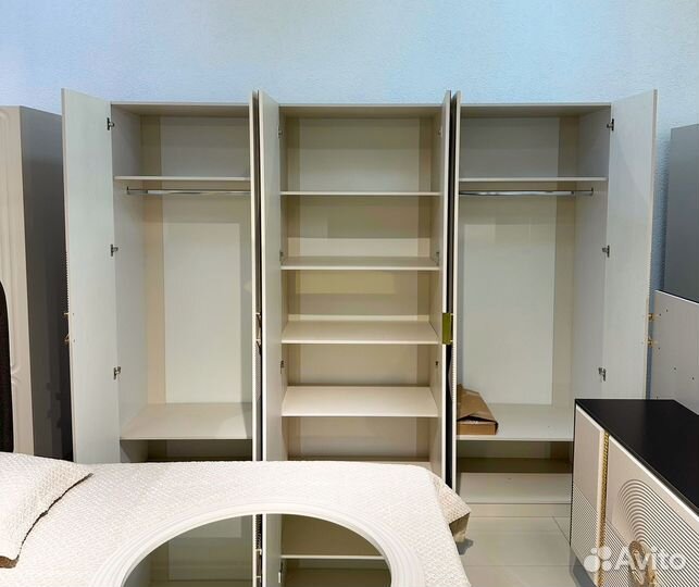 Спальный гарнитур Габриэлла