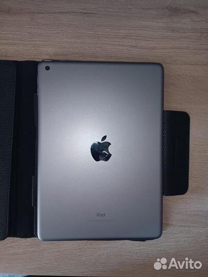 iPad 6 2018 (Wi-Fi Only) 9.7 +apple pencil