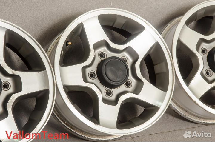 Лот KA6356 Оригинальные 16-е диски suzuki