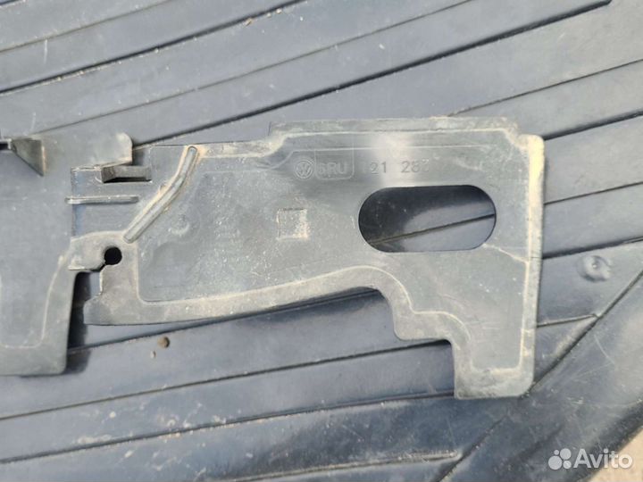 Дефлектор радиатора левый volkswagen polo