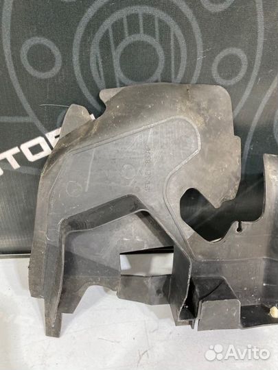 Воздуховод радиатора левый Audi A6 C6 caja 2011