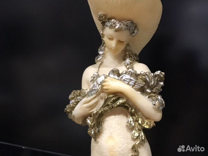 Статуэтка старинная 50 см