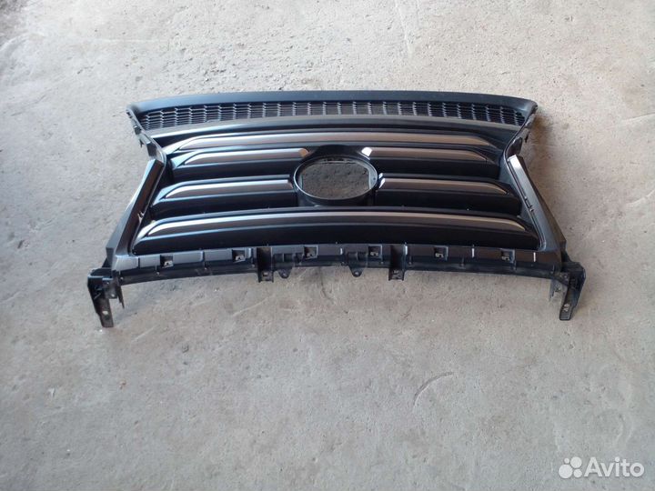 Решетка радиатора Lexus GX460 2014г