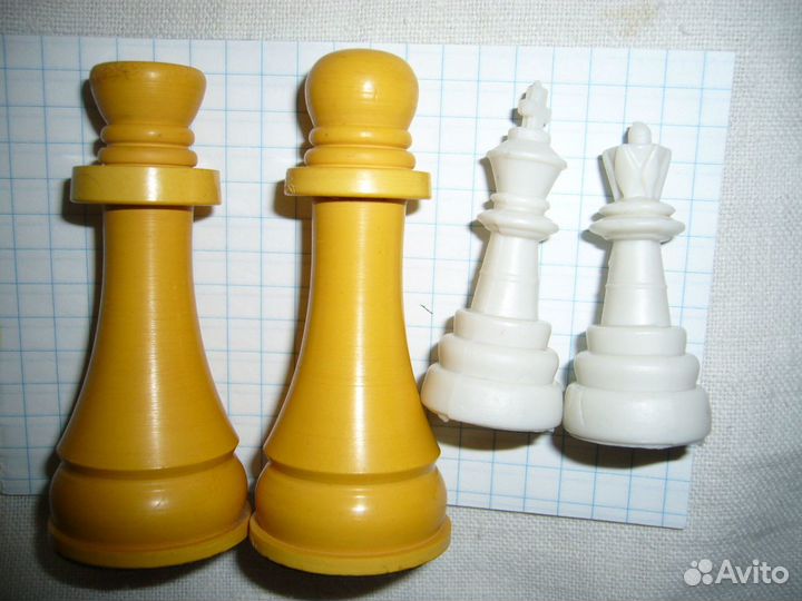 Шахматные фигуры, шахматы с доской