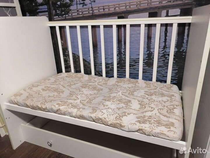 Пеленальный комод и кроватка