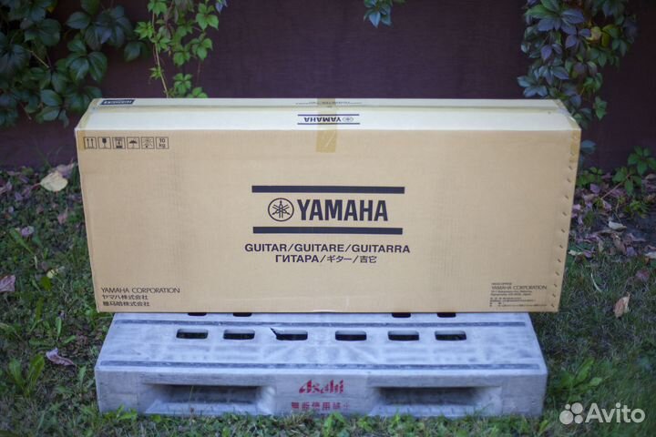 Гитара электроакустическая Yamaha FGX5 Red Label