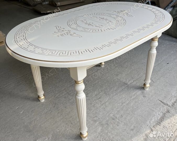 Столы и стулья