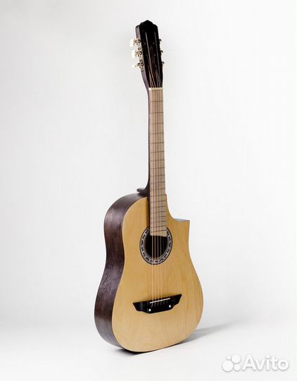 Акустическая гитара с вырезом