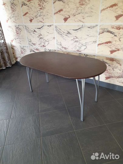 Кухонный стол