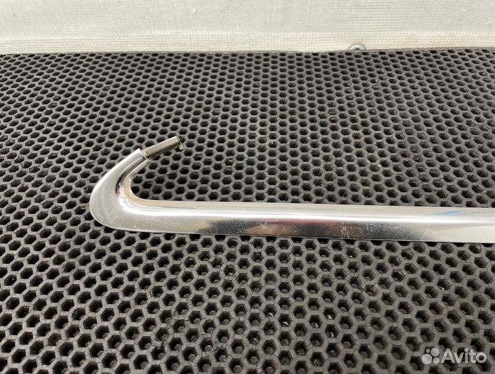 Молдинг стекла задний правый Audi A6 C7 cdnb 2.0