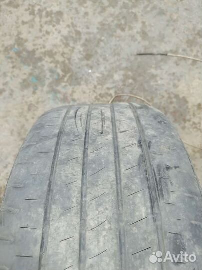 Bridgestone B70 235/45 R18