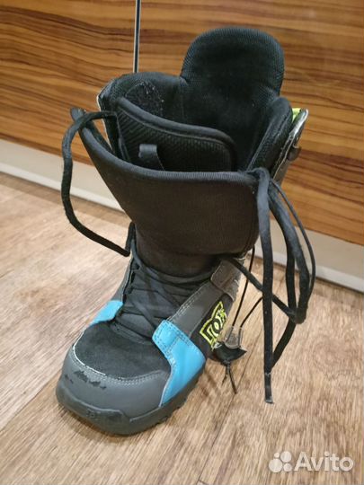 Крепление для сноуборда М и ботинки р 40