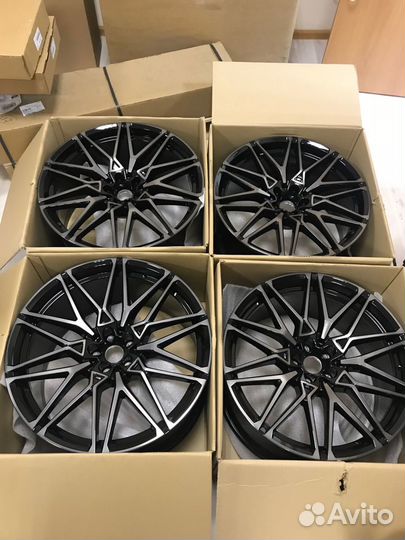 Диски BMW F95 / F96 X5M X6M R21 R22 стиль 818M