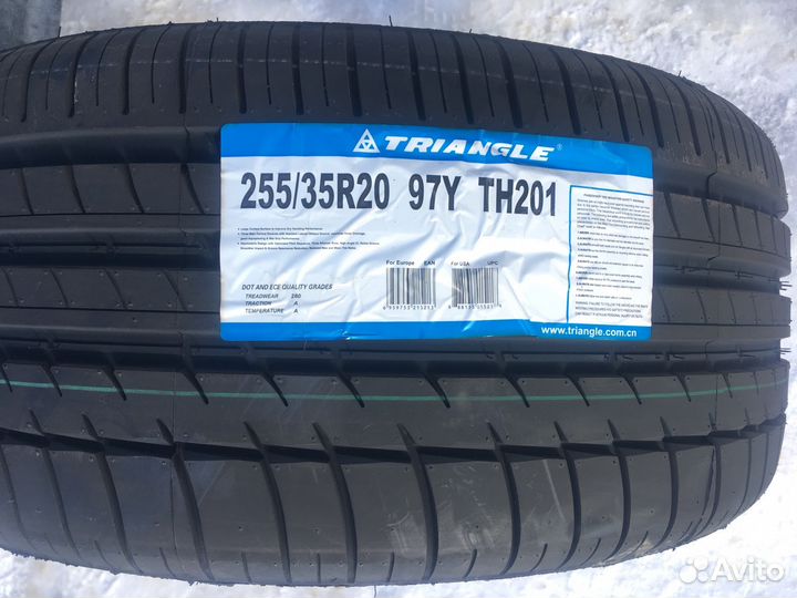Triangle Sports TH201 255/35 R20 97Y