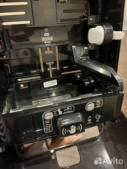 Сенсорный Диспенсер для бумажных полотенец tork