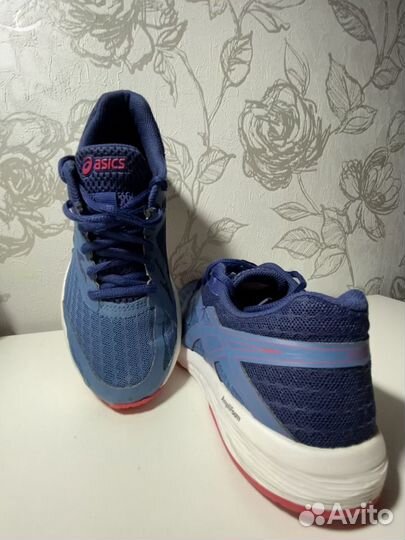 Кроссовки asics ampica для девочки