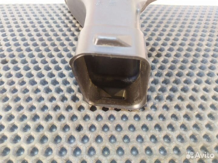 Воздуховод отопителя