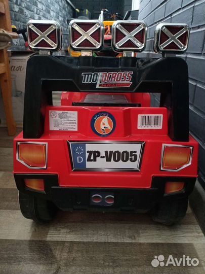 Детский электромобиль бу