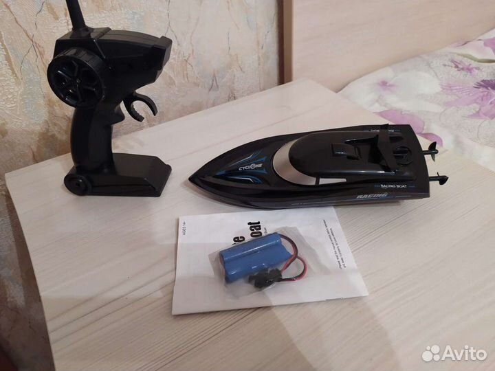 Катер на радиоуправлении (новый)