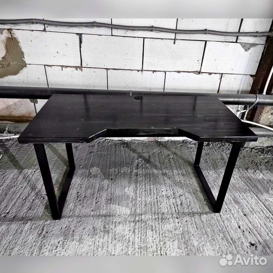 Компьютерный стол/ игровой стол