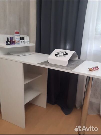 Стол маникюрный складной