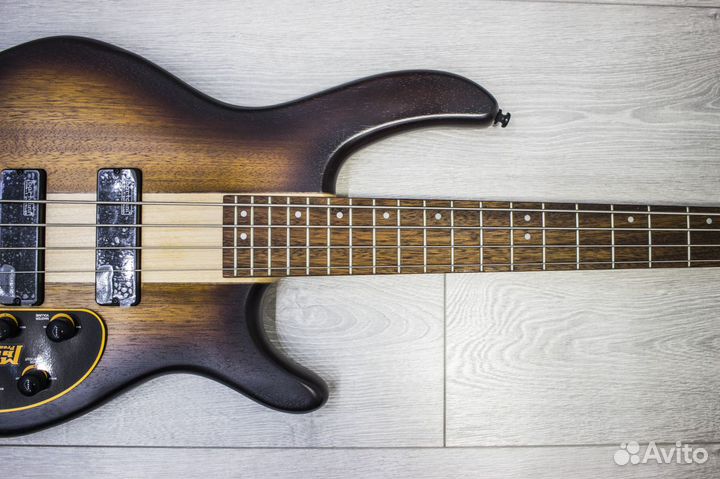 C4-Plus-zbmh-otab Бас-гитара, Cort