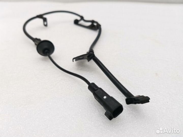 Датчик ABS задний правый Mitsubishi Outlander 3