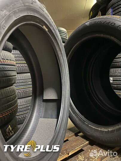 Pirelli P Zero PZ4 275/45 R21 и 315/40 R21 111Y