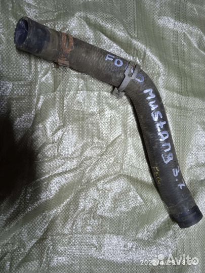 Патрубок Ford Mustang 5