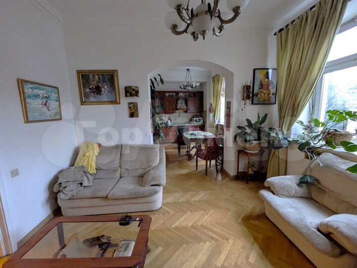 4-к. квартира, 95 м², 3/9 эт.