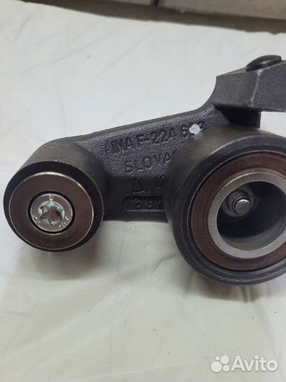 Ролик натежной ремня грм на Volvo S40/Renault
