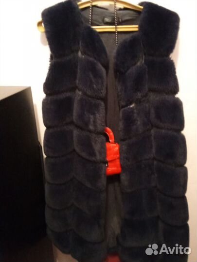 Жилетка женская утепленная длинная