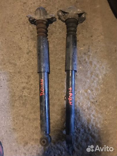 Амортизатор задний Volkswagen Tiguan 5N1 2007