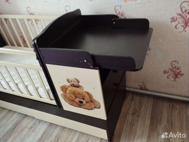 Детская кроватка с матрасом