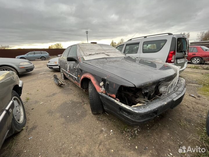 Капот audi 100 c3