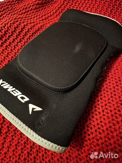 Наколенники спортивные Demix