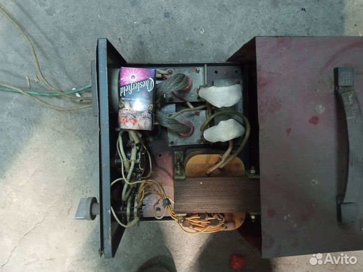 Пусковое зарядное устройство для автомобиля