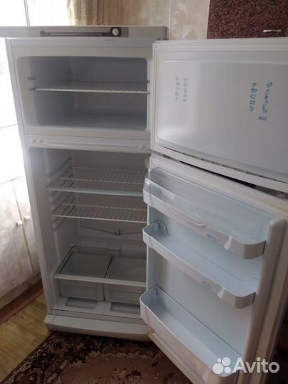 Холодильник бу ремонт или зап части